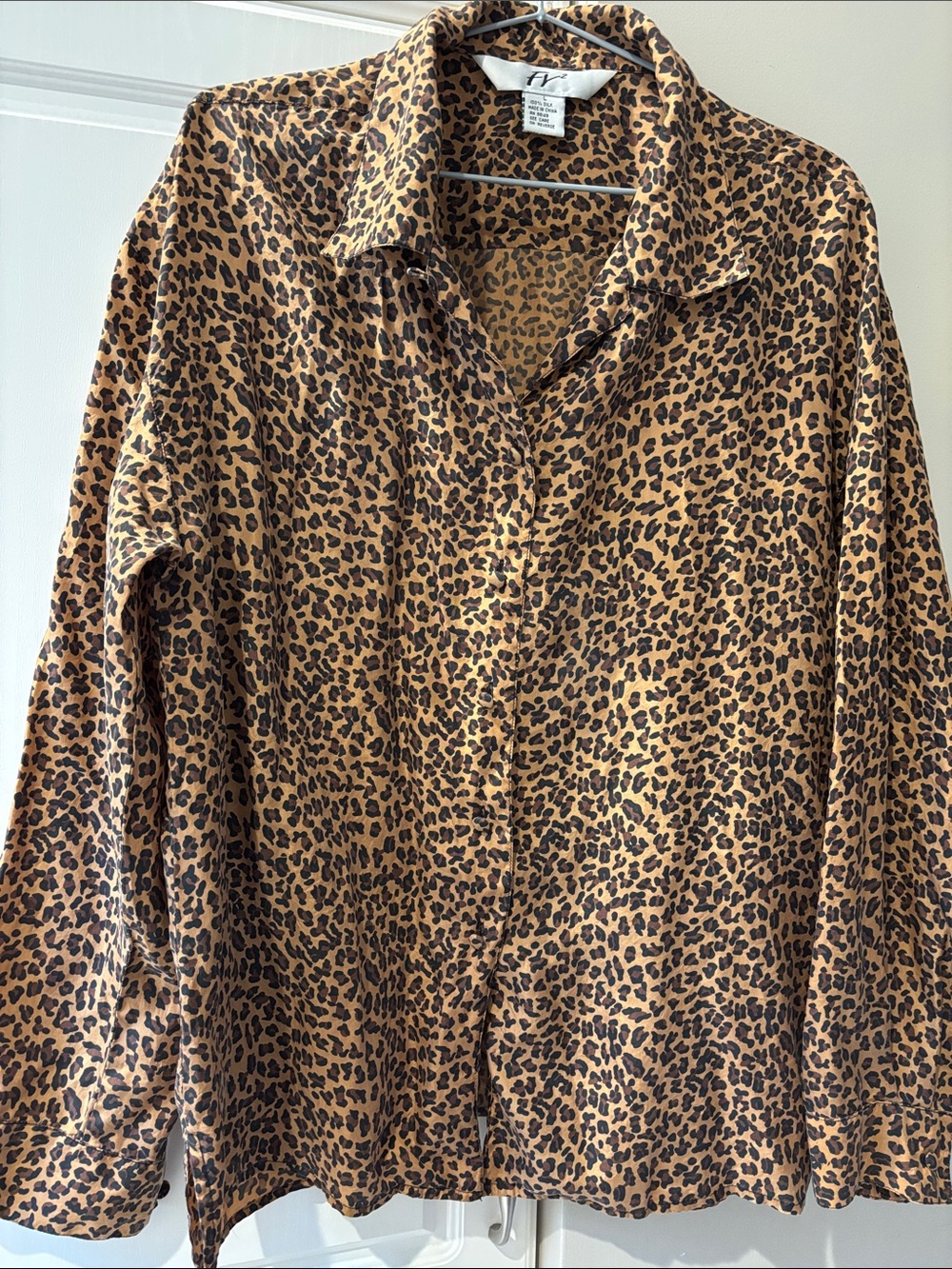 Leopard print 100% silk blouse Vintage L